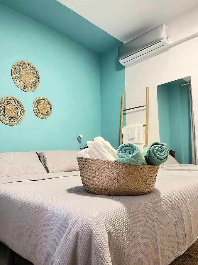 Gay Hostel 托雷莫利诺斯 民宿